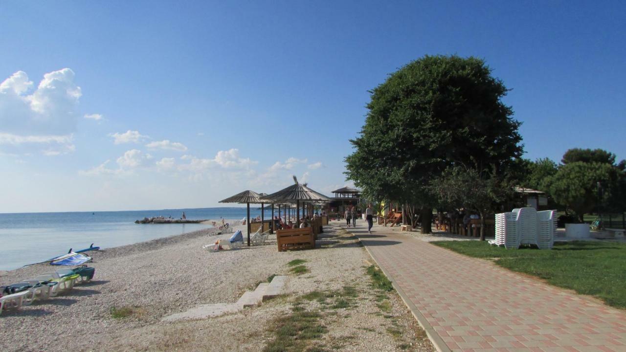 Apartmani Petunia Фажана Экстерьер фото
